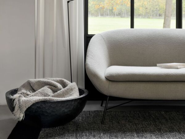 5_Barrow_2-seater_29730_Chopped_bowl_XL_21718_Black_dots_rug_21073_Throw.jpg