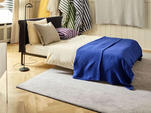 5_headboard Metaphor 008_anthracite powder coated frame_Raw Rug No 2 light grey_Crinkle Bedspread ultra marine.jpg