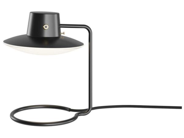 2_lampe-de-table-oxford-cree-par-arne-jacobsen.jpg