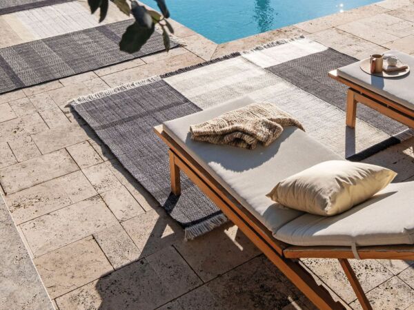 5_nanimarquina-Tres-Outdoor-Teppich-Ambiente-2.jpg