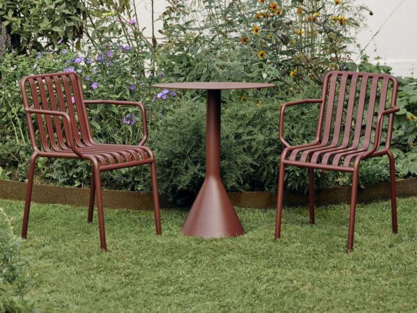 5_Palissade Cone Table_Palissade Armchair iron red.jpg