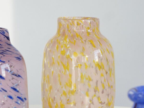 5_ Vase Round L light pink and yellow.jpg