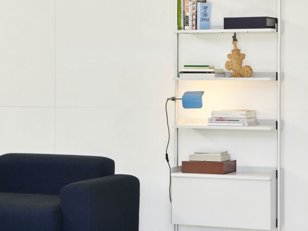5_Mags Low Armrest 2,5 seater comb 2 right Tartaglia Blue black 871_Pier System 121 1 Column PS white powder coated steel clear anodised profiles.jpg