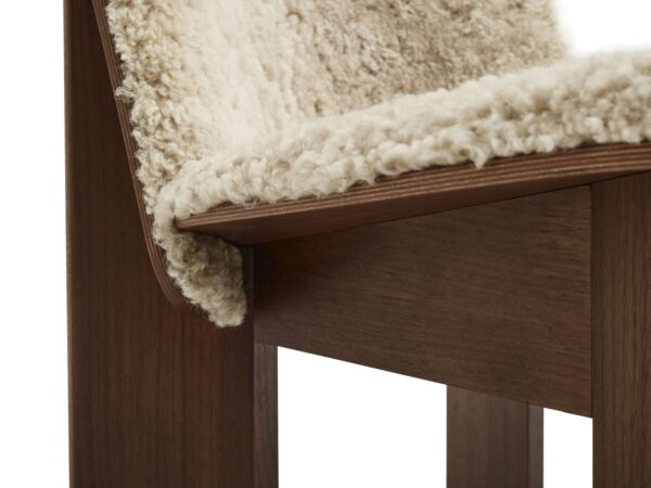 2_zAD583-D094-AN08-02PL_Chisel Lounge Chair_front uph Mohawi 21_wb lacquered walnut_detail.jpg