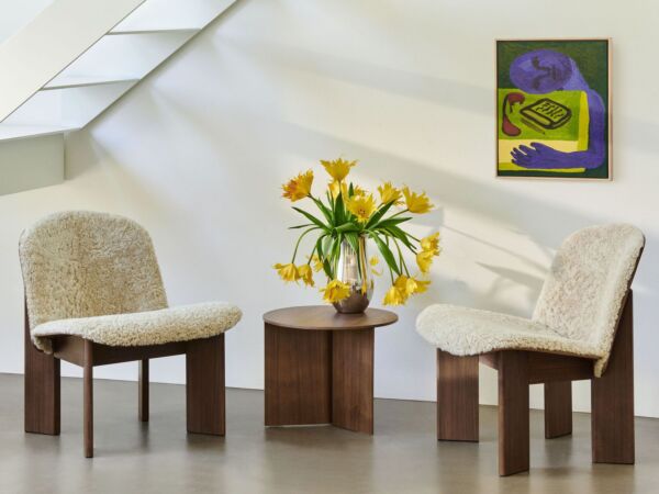 5_Chisel Lounge Chair front uph Mohawi 21 wb lacquered walnut_Slit Table Wood Round wb lacquer walnut.jpg