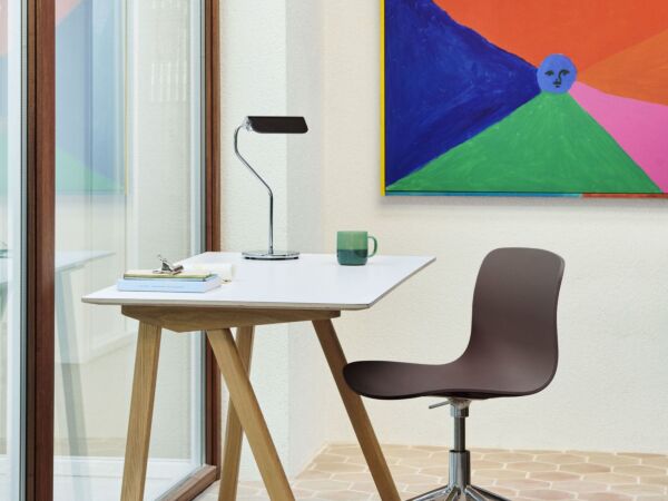 5_CPH 90 Desk L130xW65 off white lino top soaped oak base_Apex Table Lamp iron black_AAC 50 raisin 2.0 shell alu base.jpg