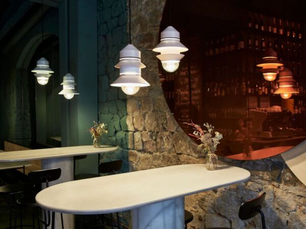 5_marset_santorini-pendant_lr_with-ambience-2_h-1800x1200_1.jpg