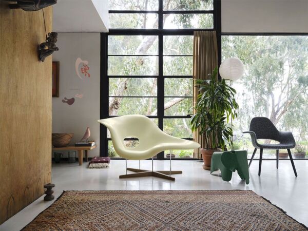 5_vitra-eames-elephant-plywood7_1.jpg