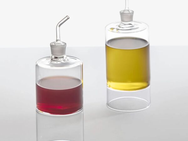 5_ichendorf-aria-oil-with-vinegar-bottle-mood-borough-kitchen_2048x2048_1.jpg