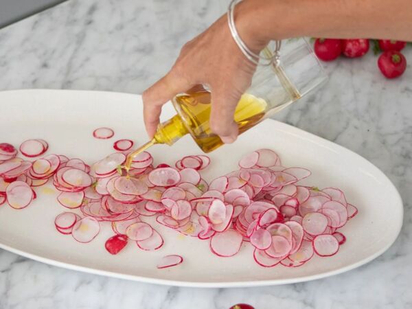 5_bottle-lifestyle-borough-kitchen_1.jpg