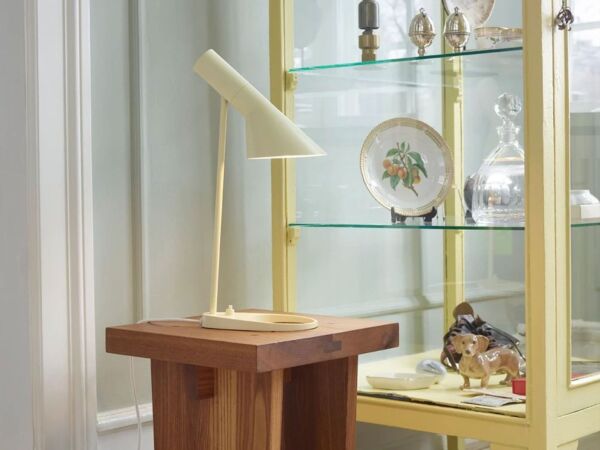 5_pdp-aj-table-mini-gallery.jpg