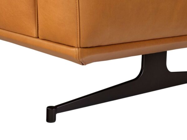 2_zInland_AV22_AV23_Leather_Cognac_Detail_base.jpg