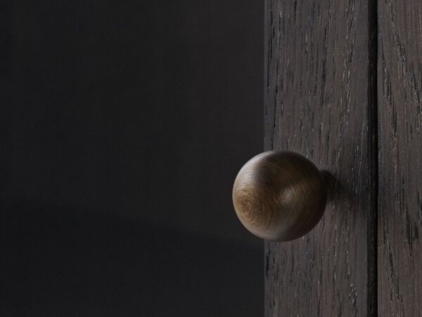 2_zTrace-SC87_Dark-Stained-Oak_detail.jpg