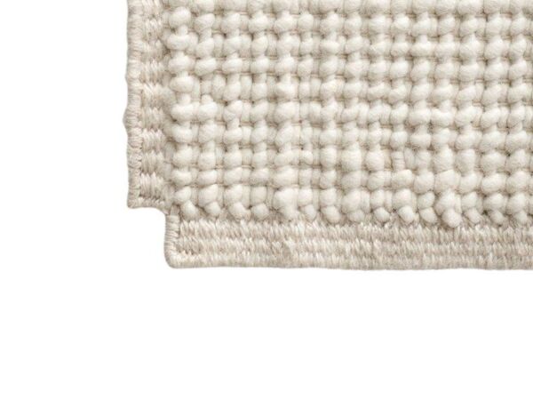 2_zCollect_Rug_SC84-85_Milk_detail.jpg