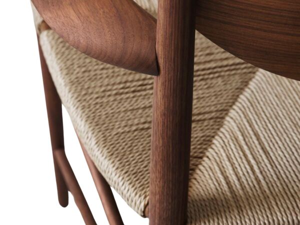 2_zDrawn_HM4_Oiled_Walnut_Close.jpg