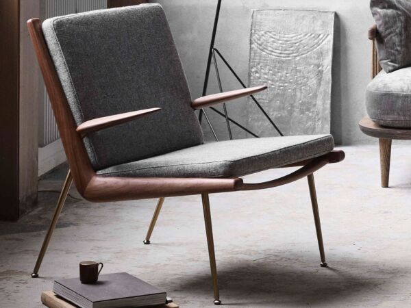 5_andtradition-Boomerang-HM2-Loungechair-Walnuss-geoelt-Hallingdal-130-Situation.jpg