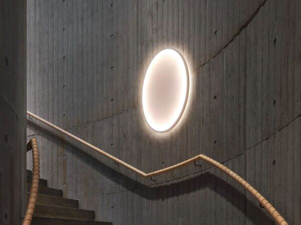 5_26083-en-calm-wall-lamp-90-cm-orange-muuto-org_1.jpg