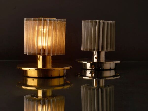 5_In_the_Sun_Lampe_de_table_LED_dore_maille_argentee--4e44d36a33f18cc72e4e064f1cdd01bd_1.jpg