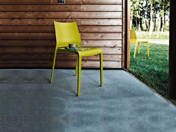5_Parallèle_mobilier_contemporain_chaises d'exterieur_riga.jpg