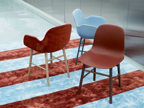 5_normann-copenhagen-laenestol-form-armchair-full-upholstery-wood-stel-eg-stoftype-city-velvet-vol-2-43-494430.jpeg