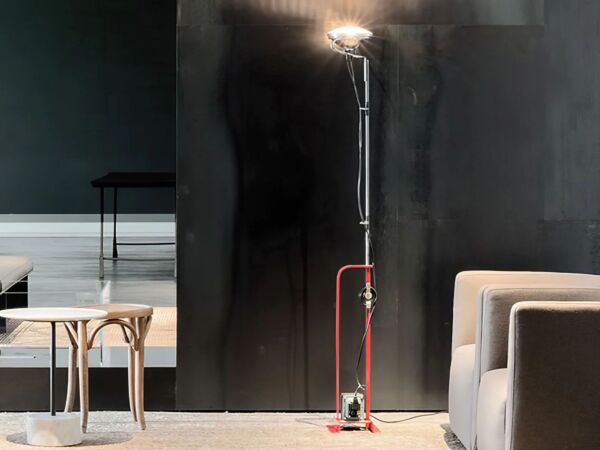 5_Toio_Floor_Lampe.jpg
