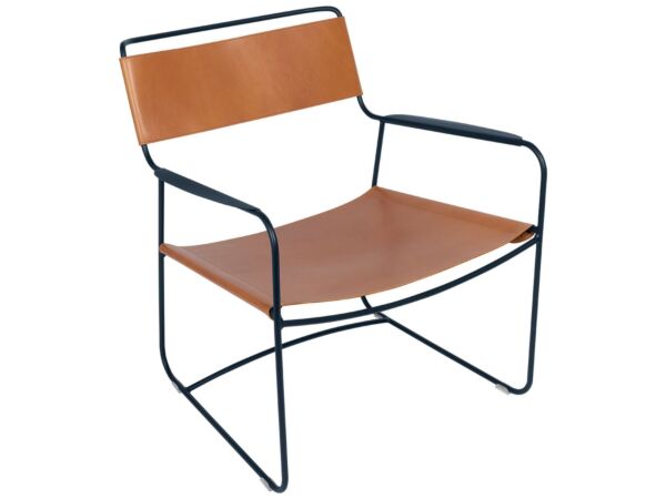2_SURPRISING_FAUTEUIL_BAS_CUIR_BLEU_ABYSSE_SKU_126092.jpg