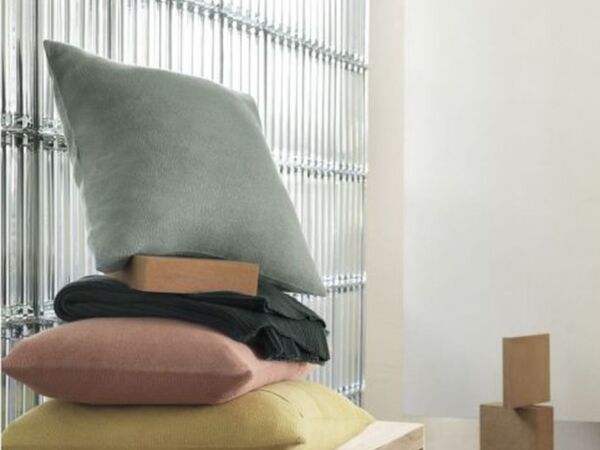 5_coussin-layer-en-laine-de-lama.jpg
