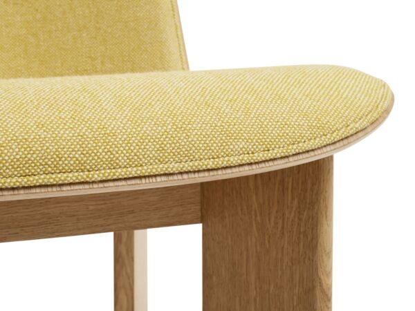 2_zAD583-D093-AA25-01HS_Chisel Lounge Chair_front uph Hallingdal 407_wb lacquered oak_detail 01.jpg