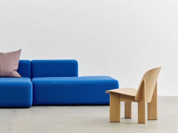 5_Mags Low Armrest 2,5 seater comb 3  left Steelcut 742_Ribbon Cushion terracotta_Chisel Lounge Chair wb lacquered oak.jpg