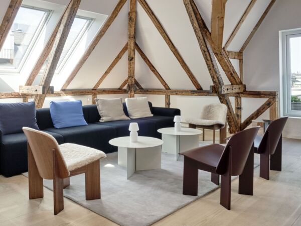 5_Days of Design 2023_Chisel Lounge Chair_Mags Low Arm Tartaglia 871_Slit Table.jpg