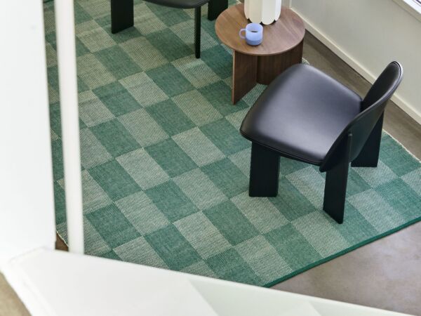 5_Small Check Rug 140x200 green_Chisel Lounge Chair front uph Sense black black wb lacquered oak.jpg