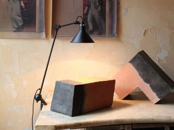 5_dcweditions_lampe_gras_n201_conic_ambient1_ed72525ac44c19b6b42ff3565b43aec6.jpg