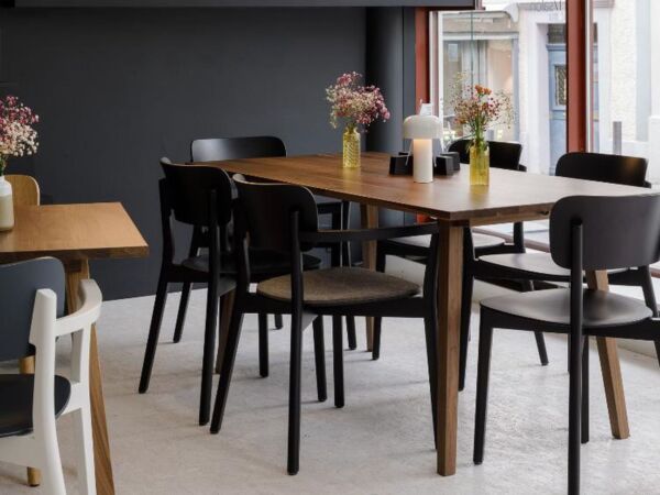 5_poq-tisch-von-horgenglarus-80-220cm-martin-ebert-horgenglarus-tisch-wohnmoebel.jpg