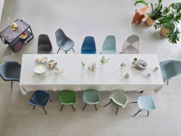 5_Eames Plastic Side Chair .jpg