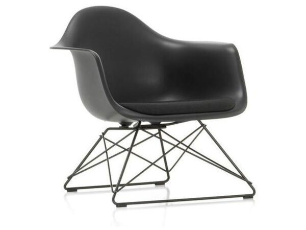 1_Eames Plastic Armchait.jpg