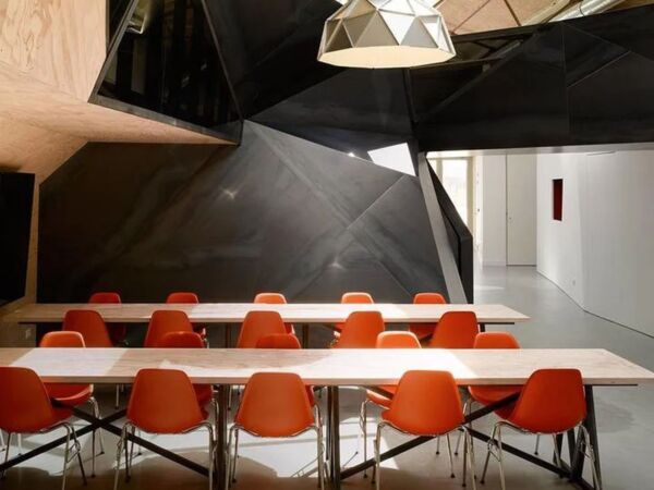 5_vitra-eames-plastic.jpg