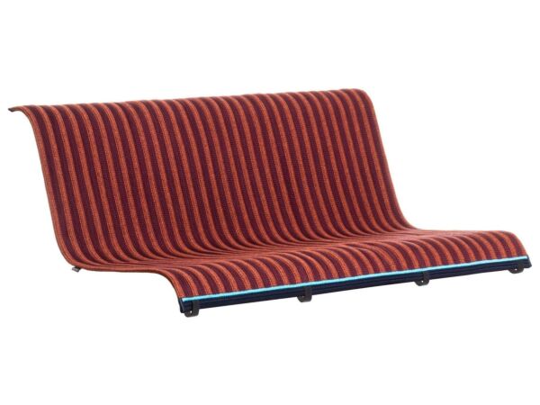 1_Magis_south_bench.jpg
