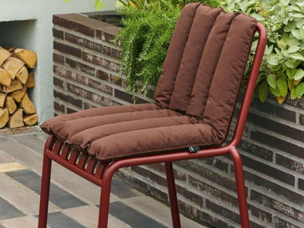 5_palissade_chair_iron_red_palissade_chair_and_armchair_soft_quilted_seat_cushion_iron_red.jpg