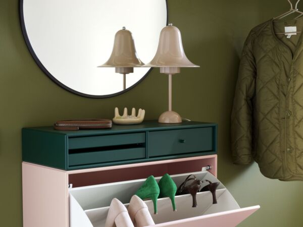 5_Montana_Home_23_24_R02_AROUND_Balsamic_MAKEUP_Pine_HIDE_Ruby_H.jpg