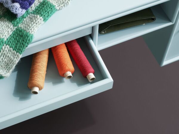 5_Home21_22_BUREAU_Flint_Detail_H.jpg