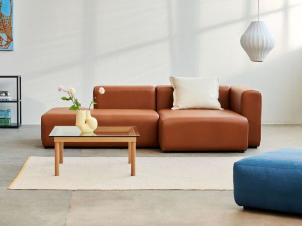 5_Mags-25-Seater-comb-3-Right-Nevada-NV2488_Kofi-clear-glass-tabletop-wb-lacquer-oak-frame_Nelson-Pear-Crisscross-Bubble-Pendant-M.jpg