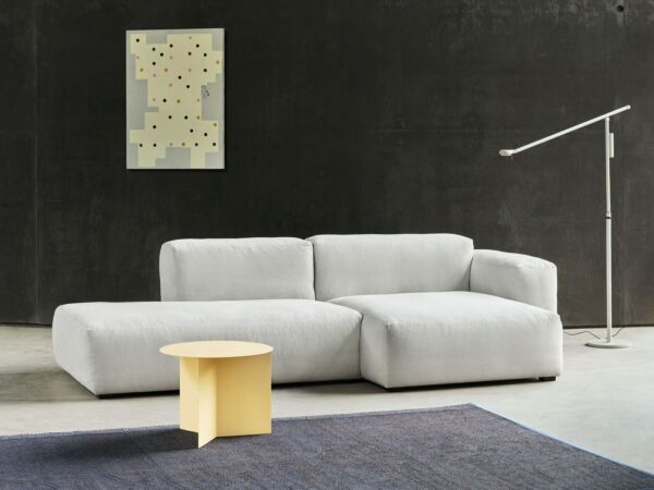 5_Mags-Soft-Low-25-Seater-comb-3-Linara-311-white-stitching_Tapis-chestnut-and-blue_Revolt-azure-seat-and-back-black-base.jpg