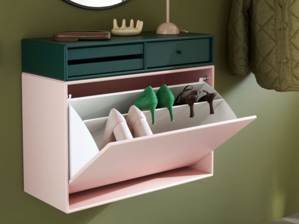 5_Home_23_24_R02_AROUND_Balsamic_MAKEUP_Pine_HIDE_Ruby_H.jpg