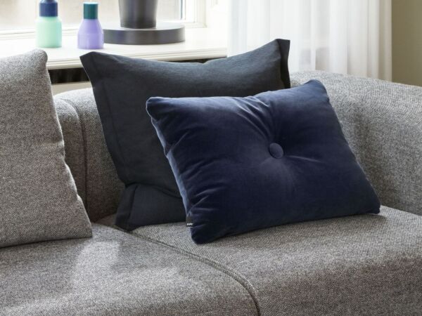 5_Mags Hallingdal 166_Dot Cushion Soft navy_Pillar Candle.jpg