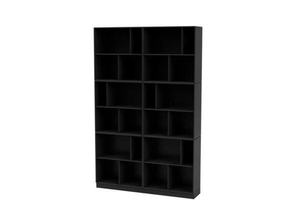 2_Selection_READ_05_Black_PlinthH7_Perspective.jpg