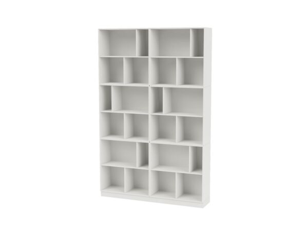 2_Selection_READ_01_White_PlinthH7_Perspective.jpg