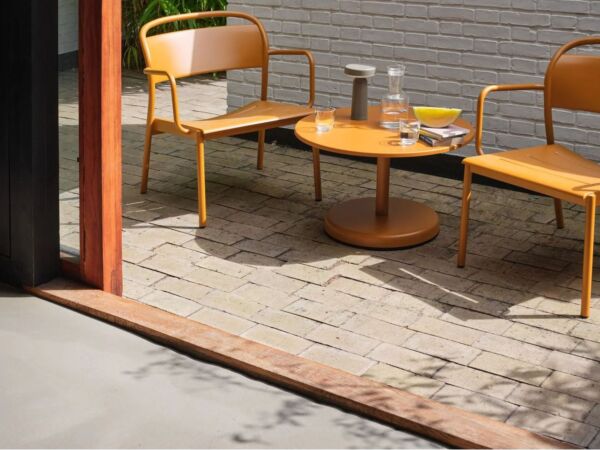 5_Linear Steel Coffee Table24.jpg