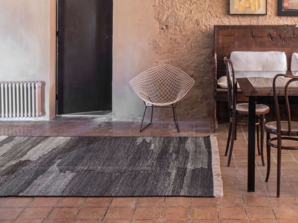 5_nanimarquina_rug_wabisabi_anthracite-1.jpg