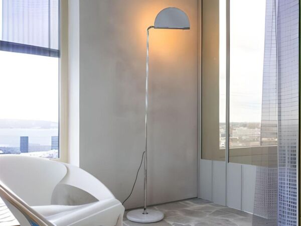 5_Mezzaluna_lampadaire_dcw_editions-paris.jpg