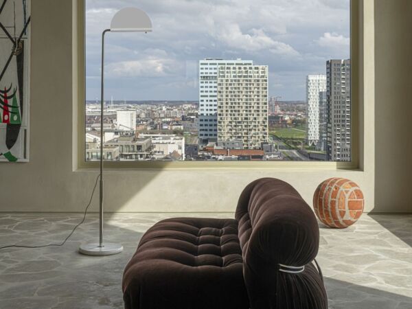 5_Mezzaluna_lampadaire_dcw-editions-paris_mezzaluna.jpg